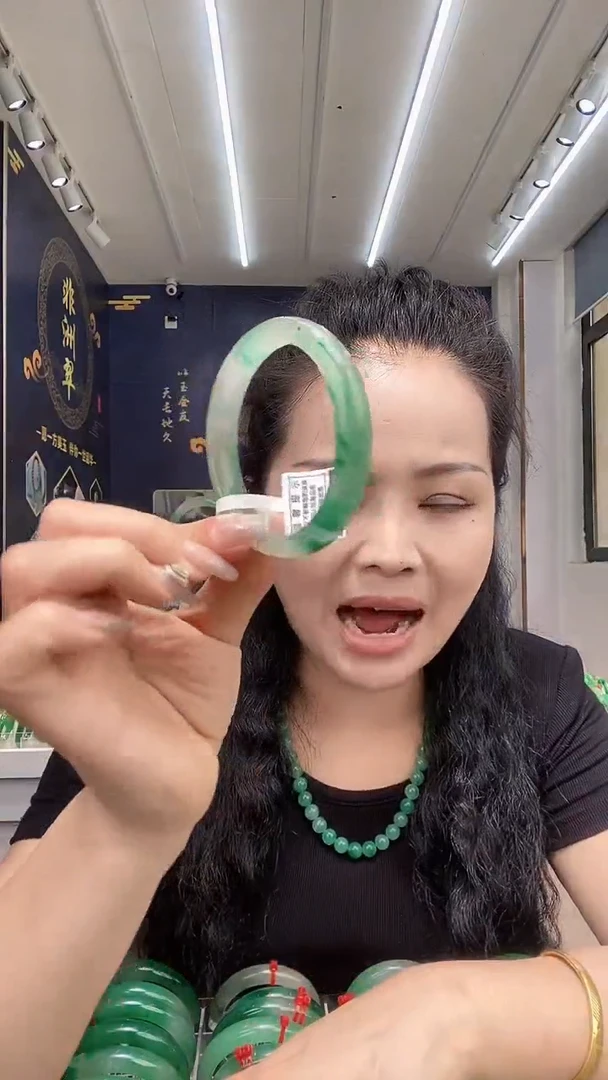 石英质玉手镯未镶嵌55