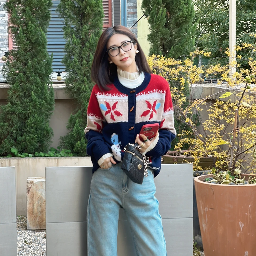 LYXZ x 大小与【樱芙糕】冬季牛角扣圆领雪花菱格针织开衫75952