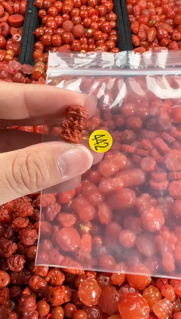 【闪购商品】南红玛瑙颈饰未镶嵌1