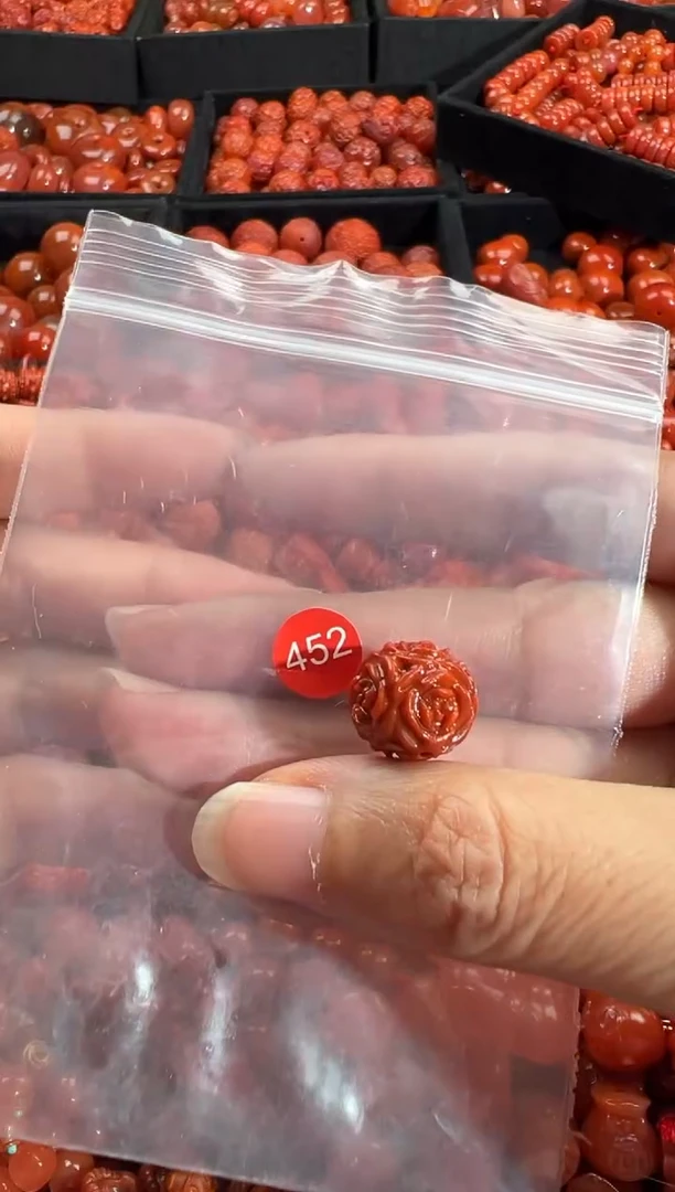 南红玛瑙未镶嵌颈饰1