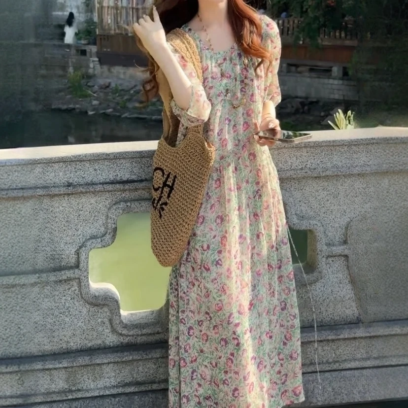 8692轻奢大牌法式气质绿色碎花连衣裙2025夏季款宽松显瘦洋气长裙