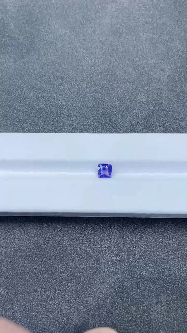 裸石蓝宝石紫色宝石