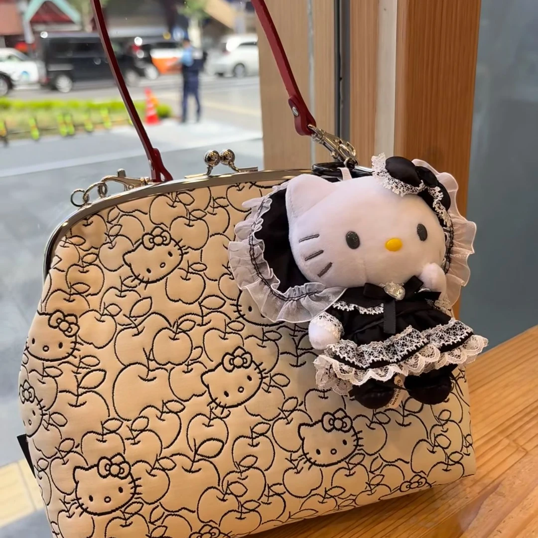 【大阪限定】Hello Kitty 黑色洛丽塔Kitty 钥匙扣玩偶
