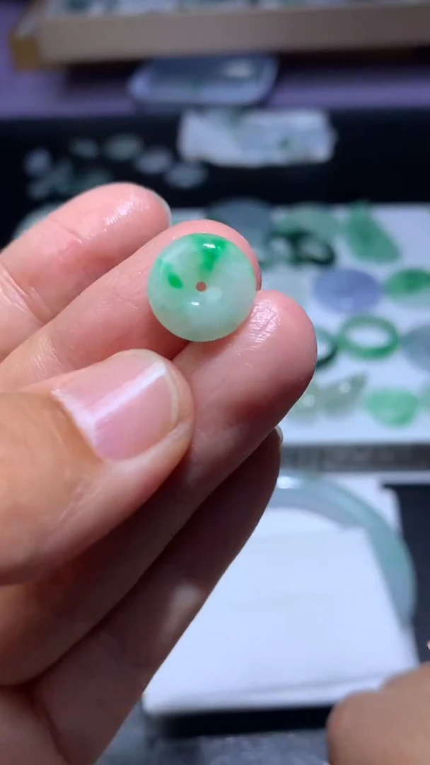 未镶嵌定制翡翠毛货