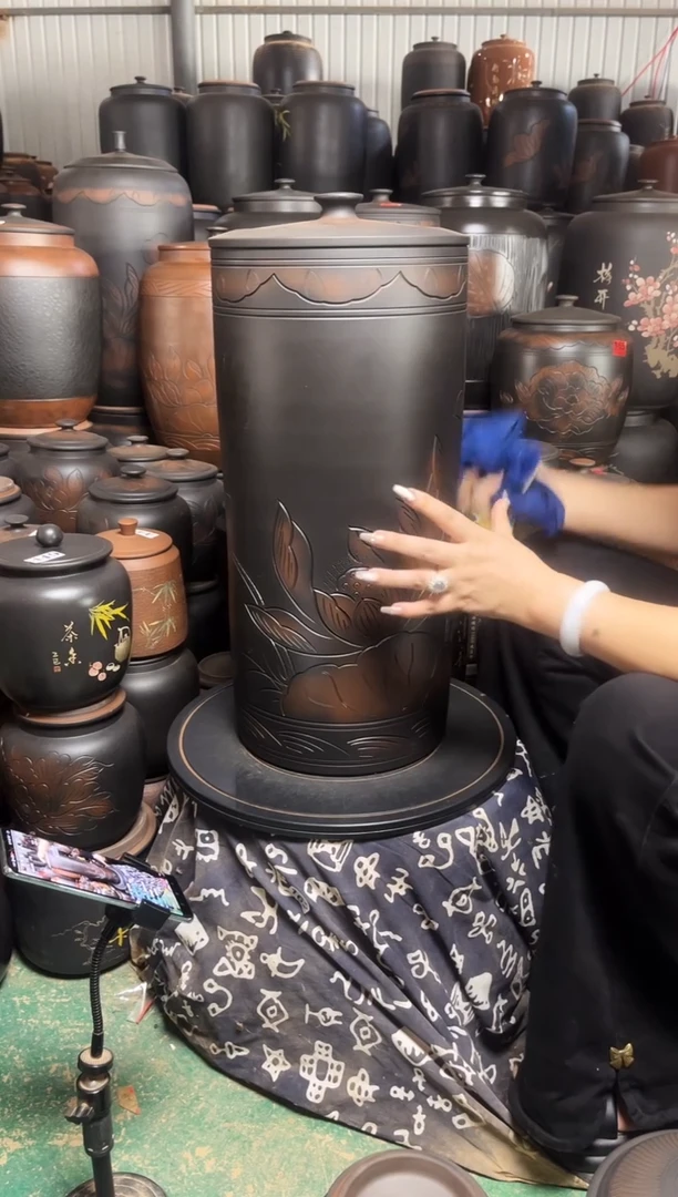 罐完品 21饼 荷花 高57cm