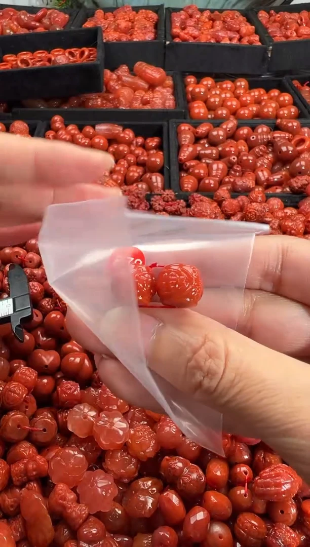 颈饰未镶嵌南红玛瑙1