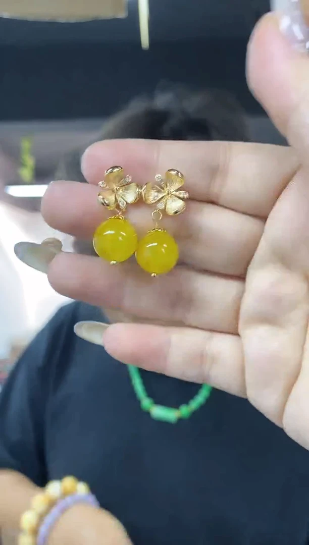 未镶嵌翡翠耳饰多样性发其一颜色微差