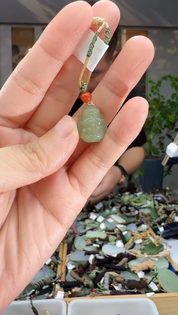 未镶嵌和田玉挂件拍一发一