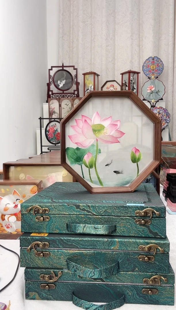 扇子苏绣作品手工精品摆台