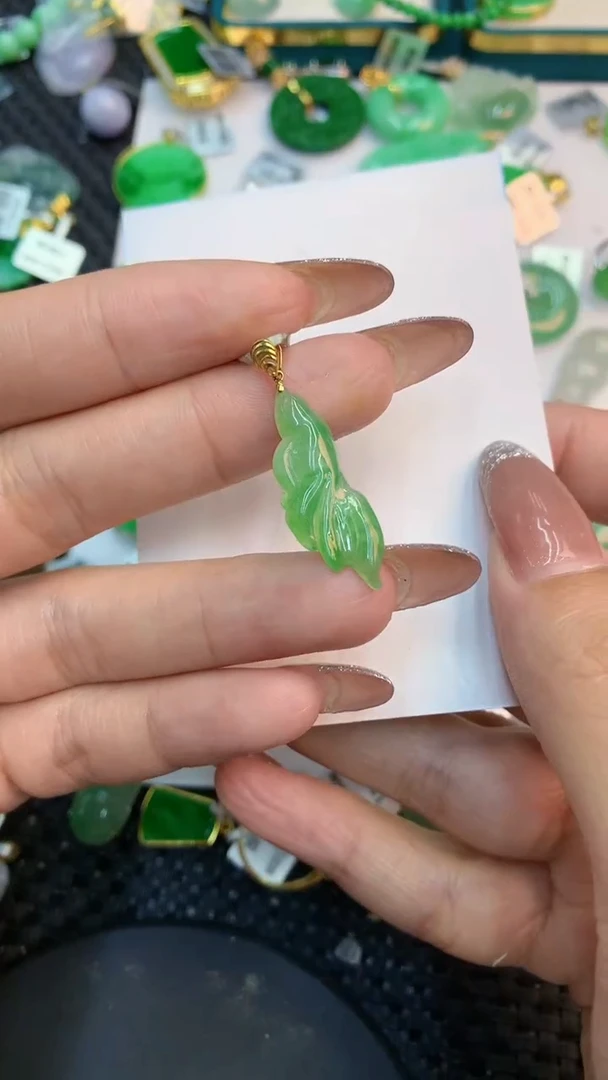 颈饰未镶嵌翡翠1