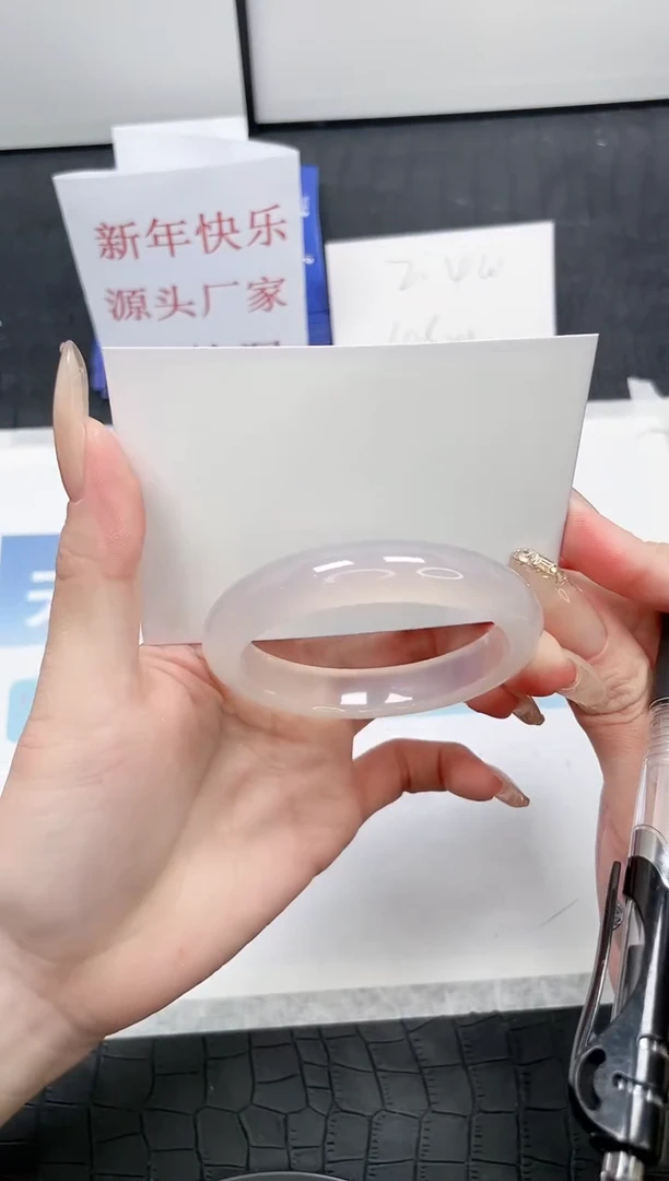 【闪购商品】石英质玉手镯未镶嵌T205-54