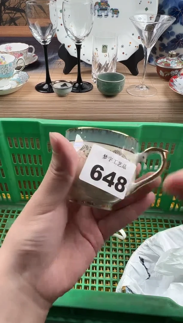 瓷片陌****归瓷片     648