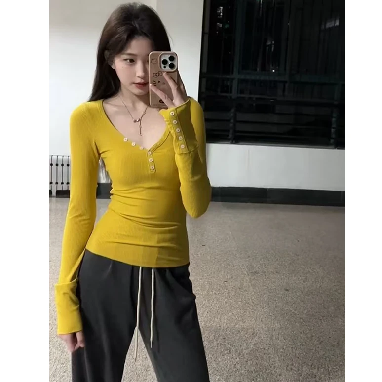 2025春季辣妹性感V领长袖打底衫修身显瘦百搭纽扣收腰纯欲T恤3260
