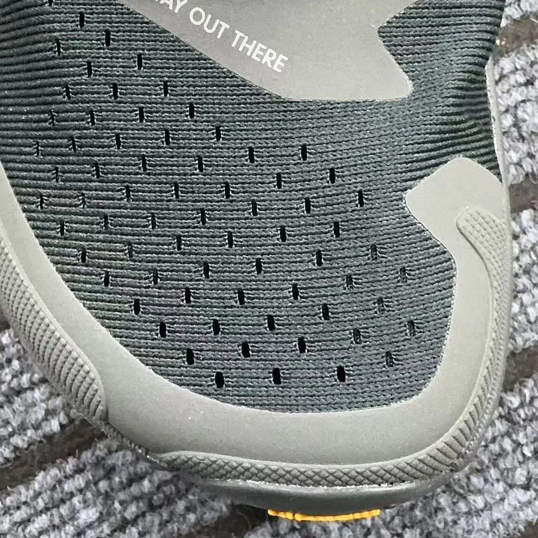 男女户外休闲鞋s240