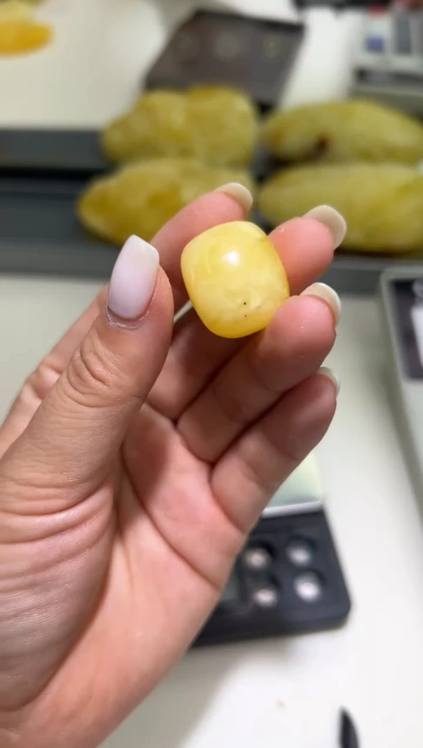 裸石琥珀未镶嵌琥珀蜜蜡吊坠