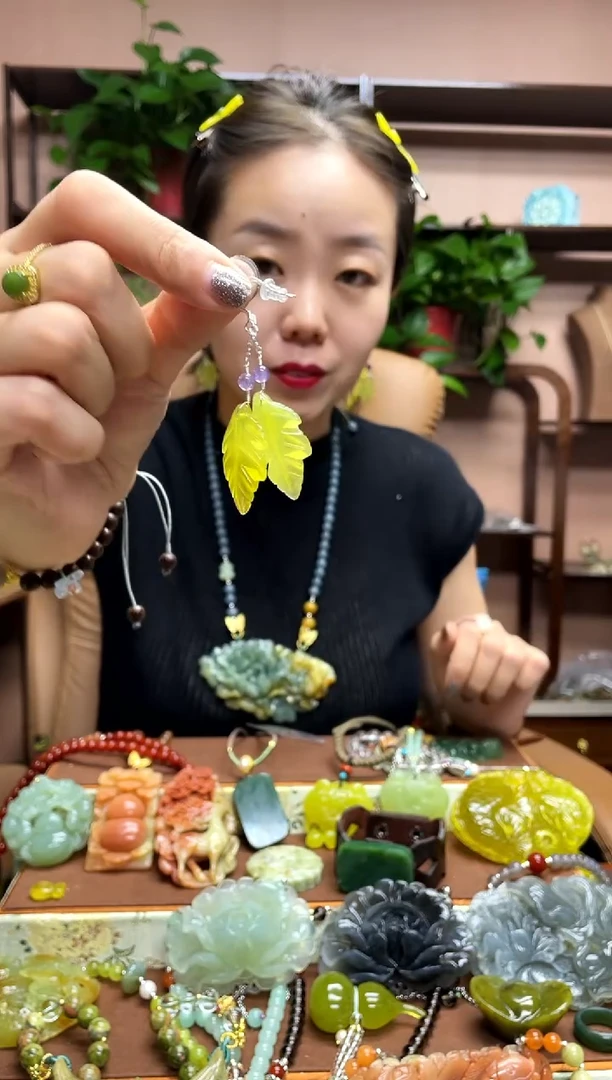 银S925镶嵌岫玉耳饰多样性发货发其中之一