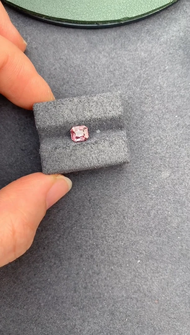 【闪购商品】彩色蓝宝石裸石未镶嵌1ct帕帕拉恰