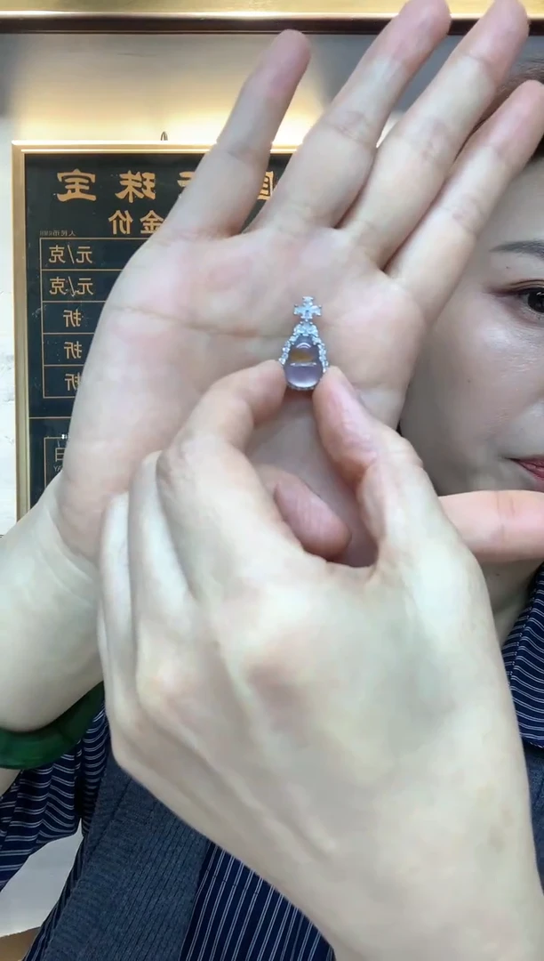 颈饰未镶嵌石英质玉吊坠3