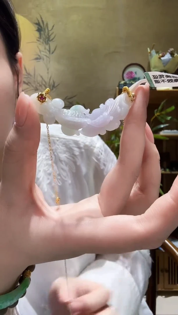 颈饰未镶嵌翡翠吊坠
