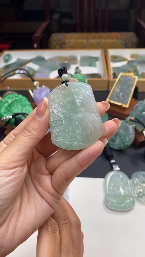 颈饰未镶嵌翡翠山水