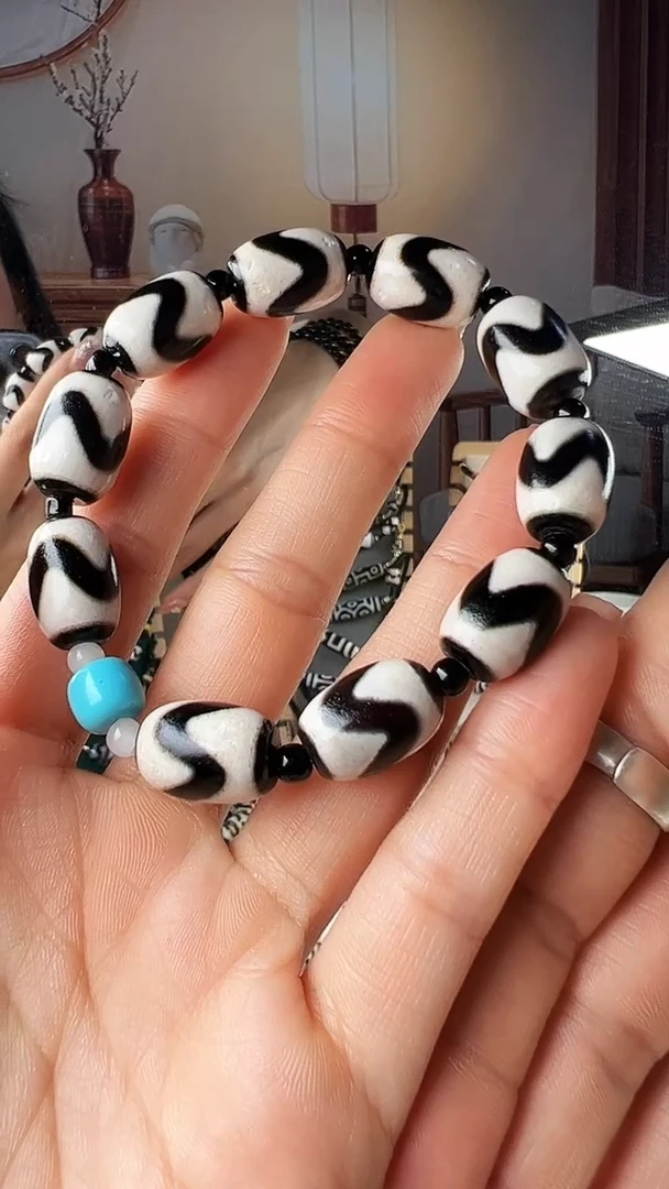 【闪购商品】玛瑙/玉髓颈饰未镶嵌虎牙