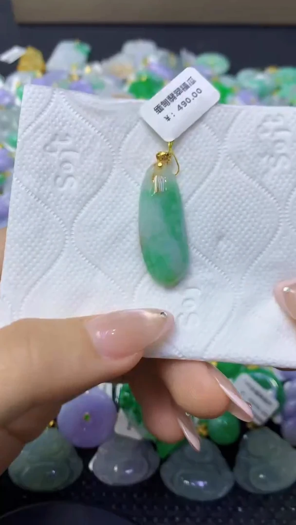 颈饰未镶嵌翡翠天然缅甸翡翠A货