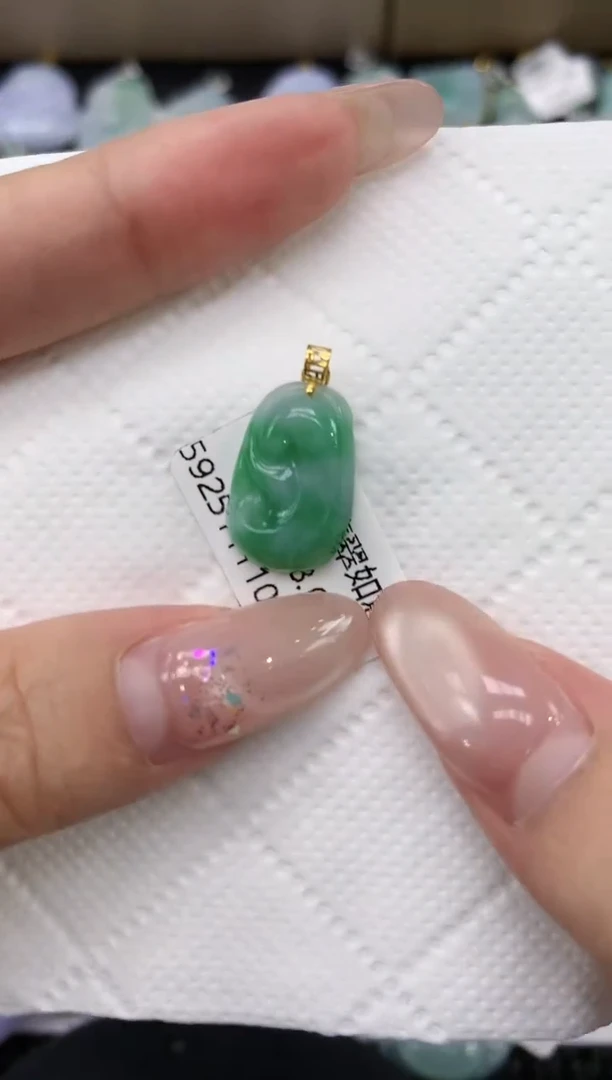 颈饰18K金镶嵌翡翠1111111111
