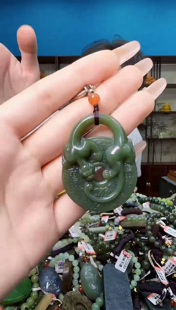 颈饰未镶嵌和田玉多样性发一