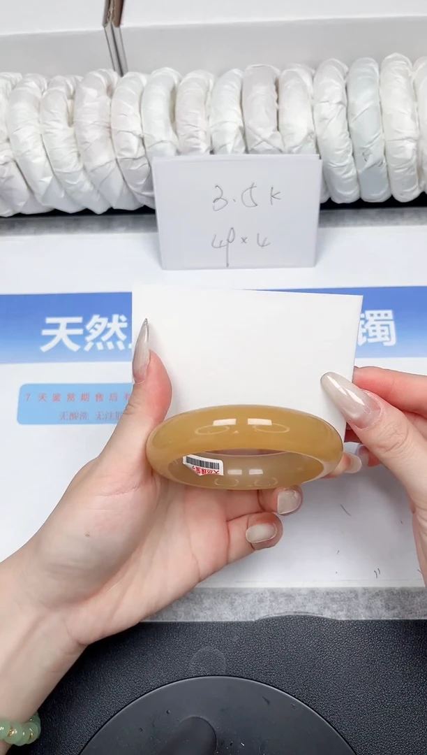 未镶嵌手镯石英质玉81-61