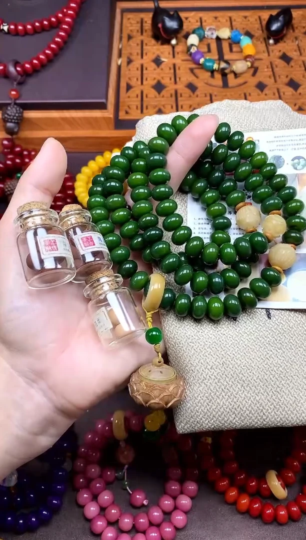 白玉菩提手串四季常青 绿菩提108颗多圈莲花吊坠跑环款
