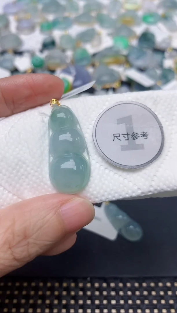 颈饰18K金镶嵌翡翠天然缅甸A货翡翠
