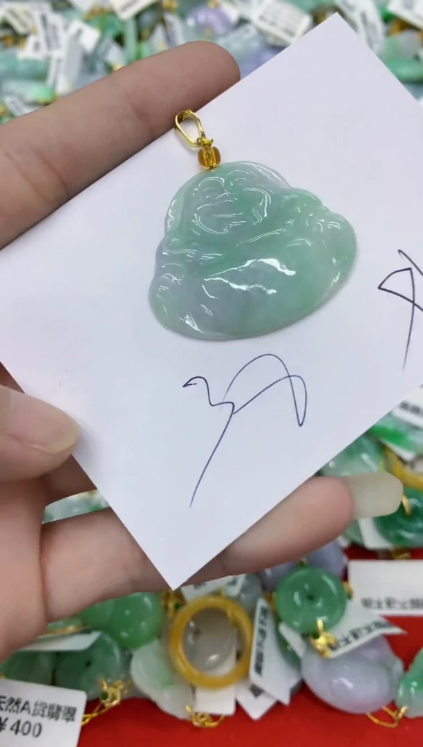 翡翠挂件未镶嵌翡翠