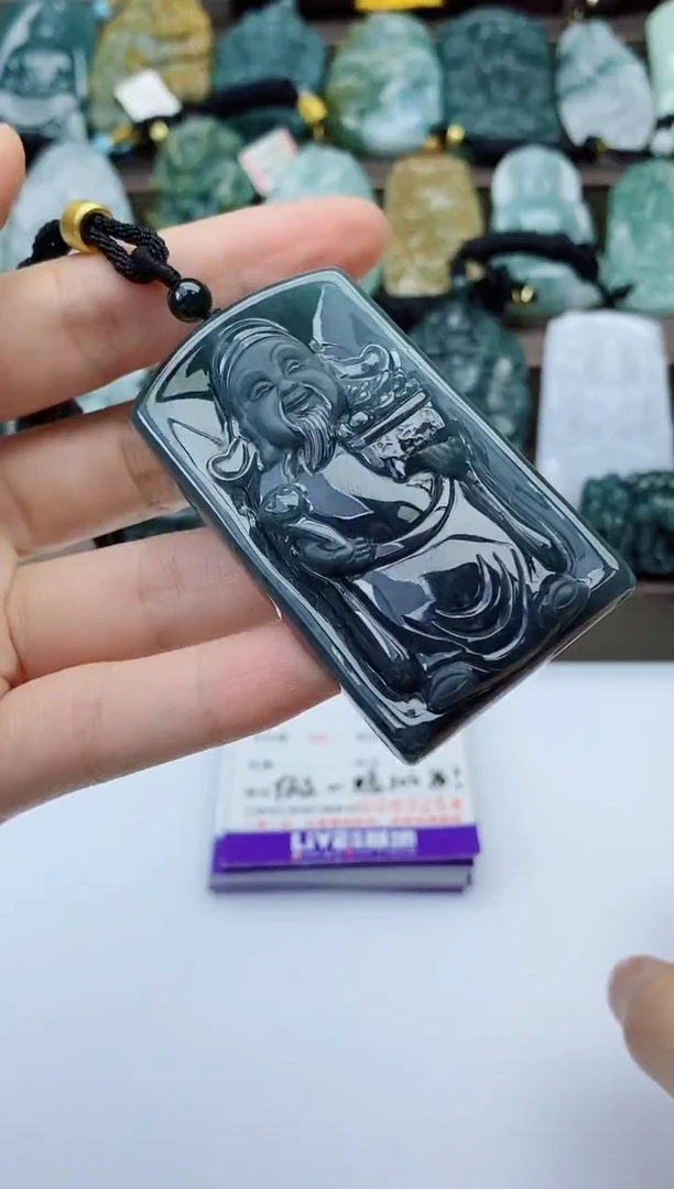 翡翠未镶嵌颈饰