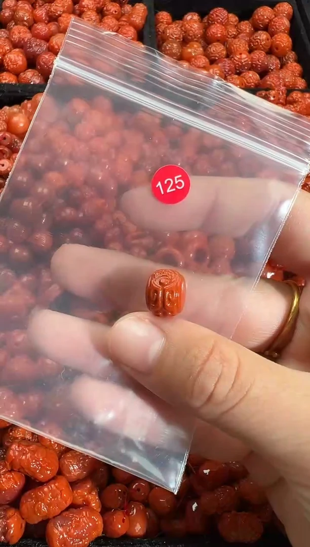 颈饰未镶嵌南红玛瑙1