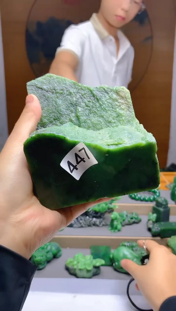 和田玉（碧玉）未镶嵌珠宝半成品1