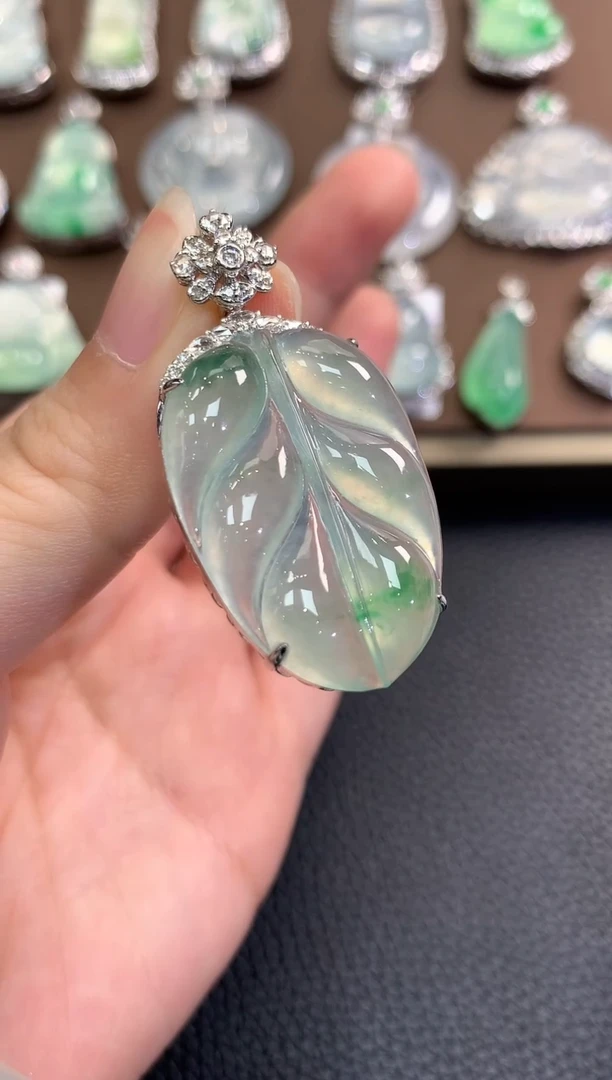 翡翠18K金镶嵌吊坠(不含链)春日珠宝 B84