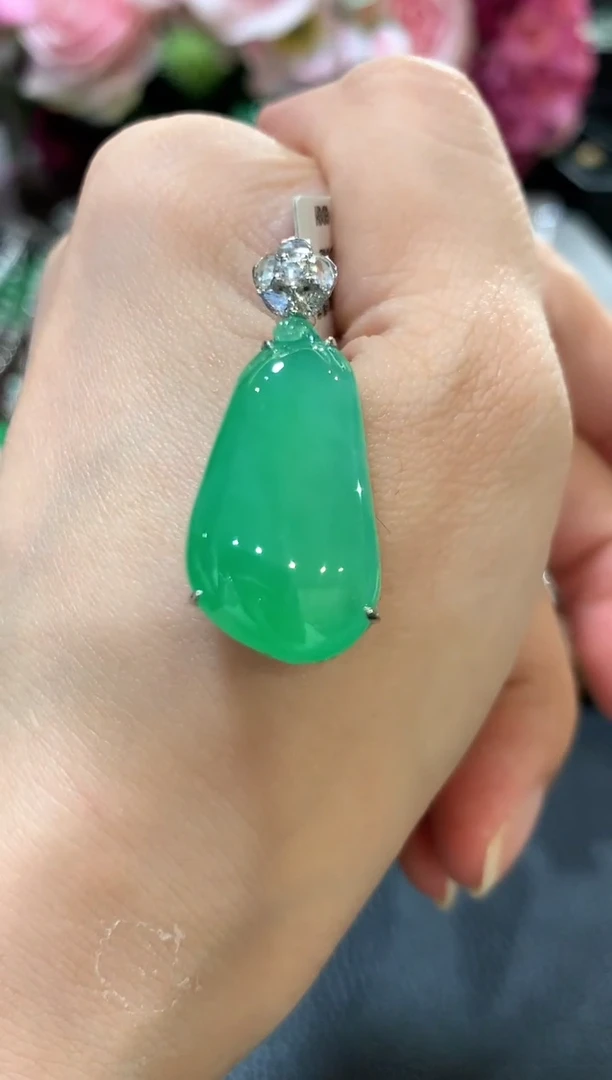 吊坠(不含链)18K金镶嵌翡翠m40