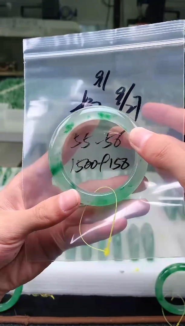 未镶嵌非洲翠手镯石英质玉非洲翠手镯55-56圈口91号