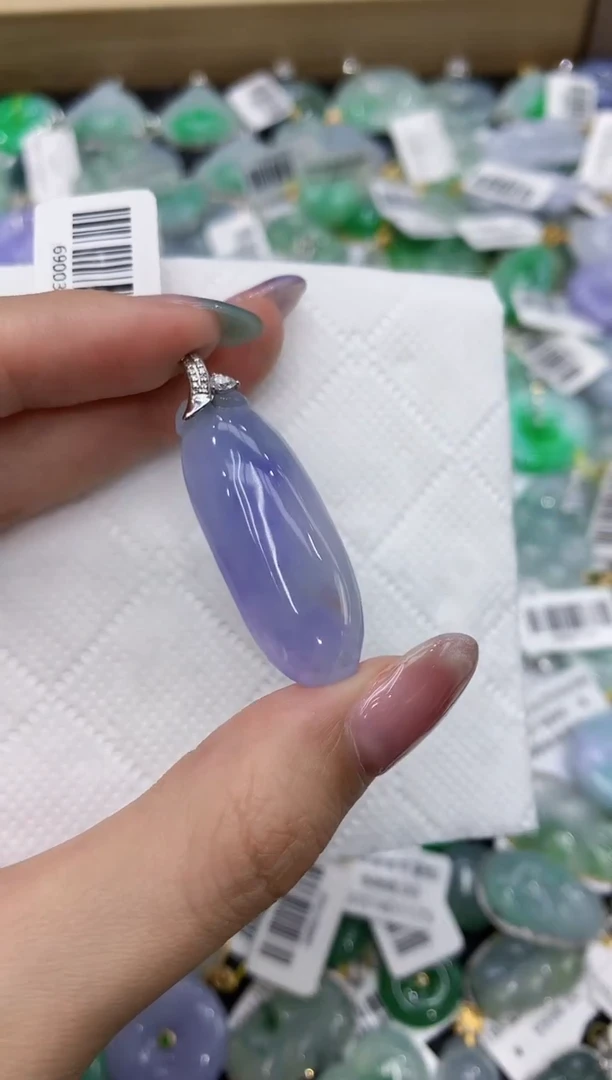 翡翠18K金镶嵌颈饰111111111111