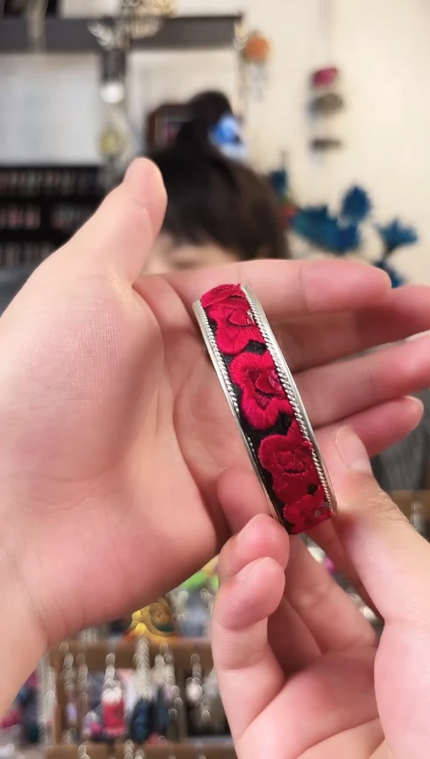 织绣彩云南阁非遗老绣饰品161