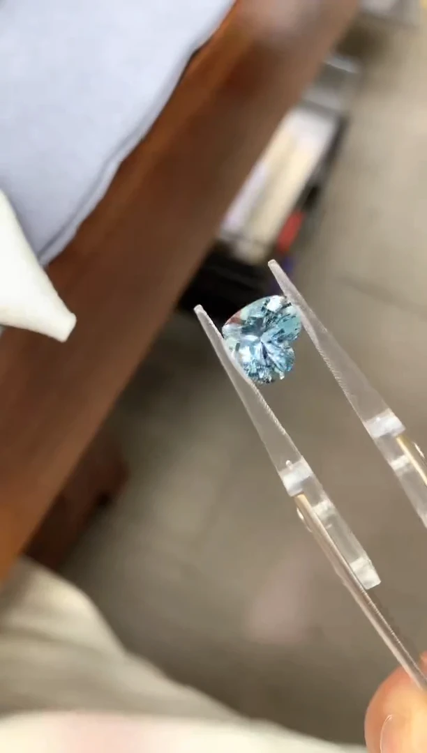 裸石海蓝宝石2.56ct 36