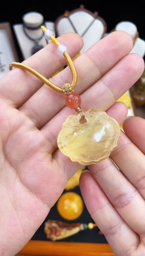 琥珀未镶嵌珠宝奇石柒月