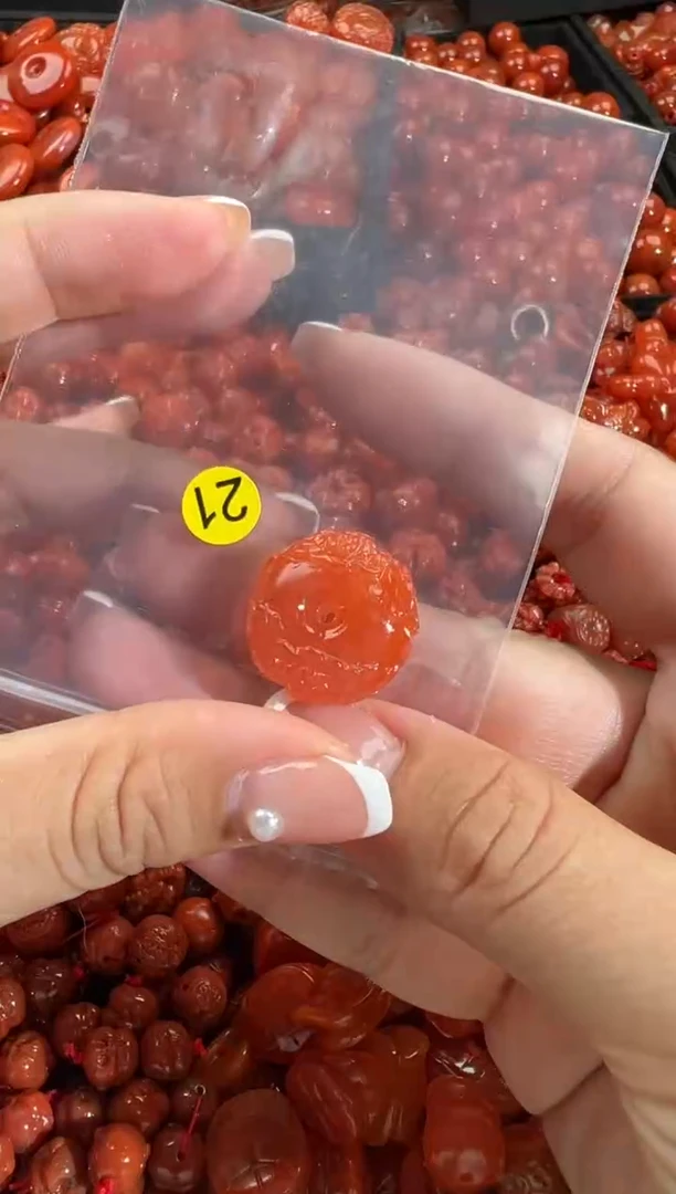 颈饰未镶嵌南红玛瑙1