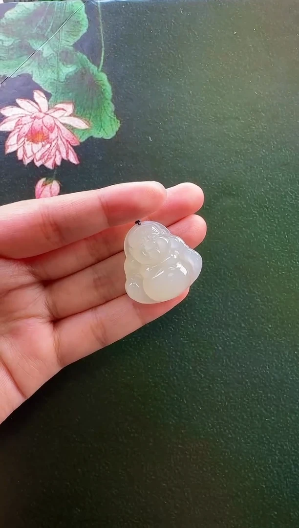 颈饰未镶嵌和田玉吊坠