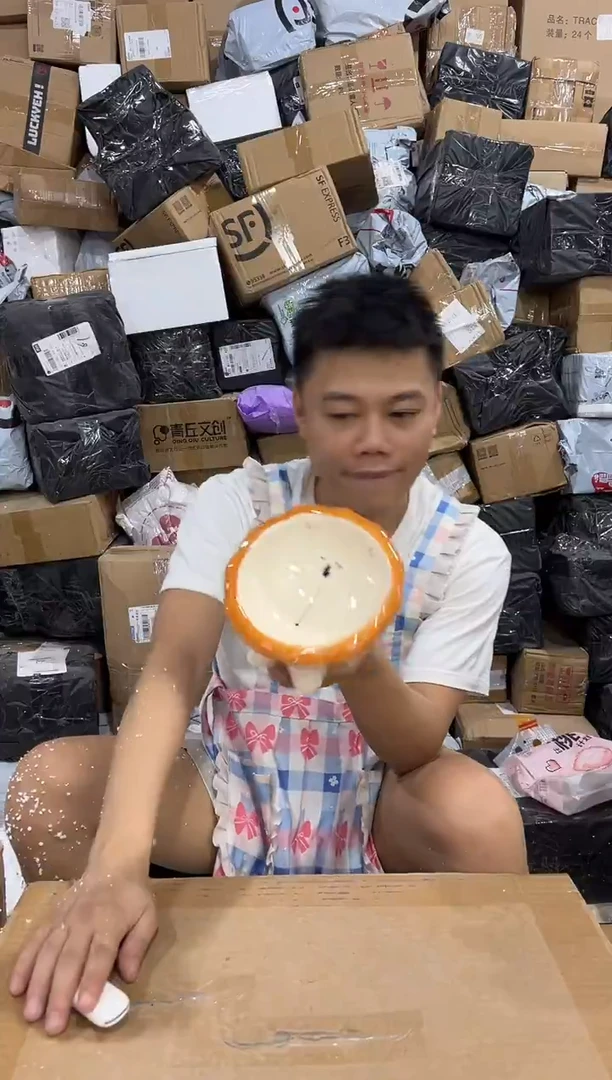瓷片小号狮子猫碗