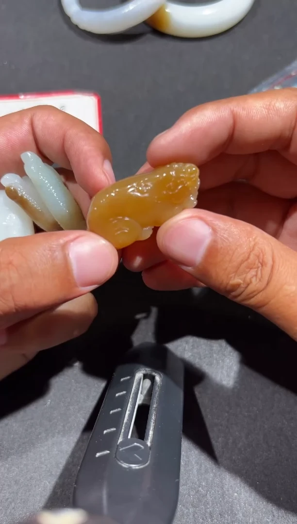 和田玉未镶嵌挂件和田玉