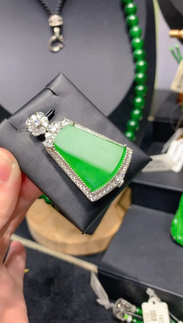 颈饰银S925镶嵌翡翠16一季