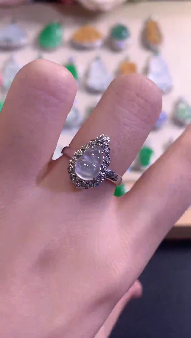 18K金镶嵌戒指翡翠冬日珠宝Q125