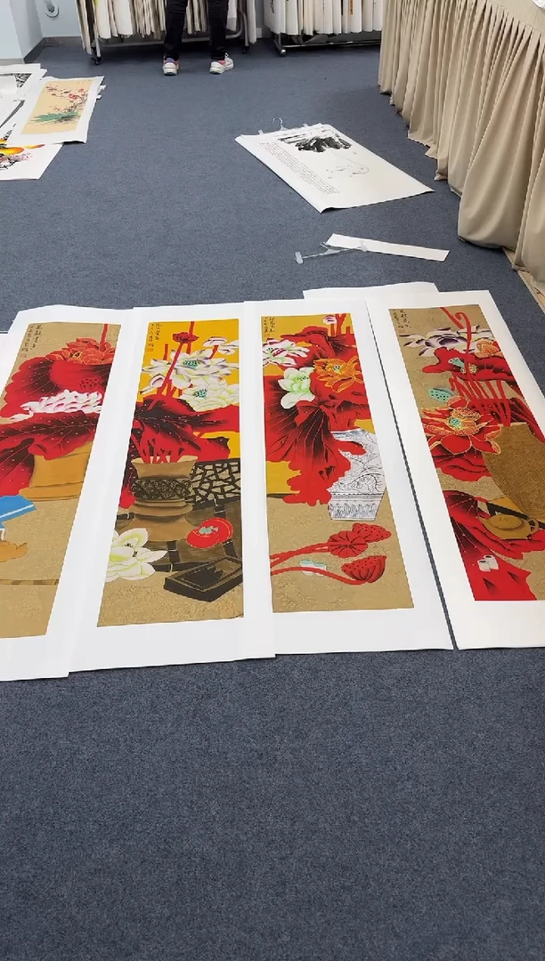 国画红条屏手绘作品