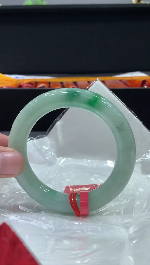 未镶嵌手镯翡翠翡翠手镯